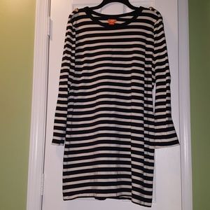 Nautical stripes anyone?